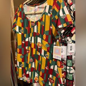 Lularoe holiday classic tee medium